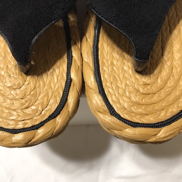 Chanel straw thong sandals. Made in Italy. EUC - Picture 8 of 12